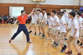 《剑星》体模申才恩新美图赏：肌肤白皙眼神勾人！