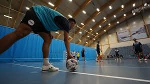 约基奇复出狂砍39+10+10！掘金险胜残阵雄鹿止连败！大洛26+7难阻连跌东部第六